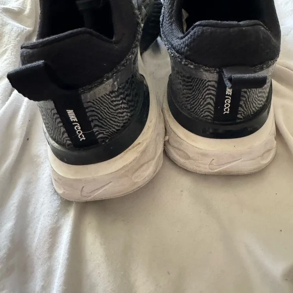 Nike React running shoes size 8 womens - Picture 2 of 7